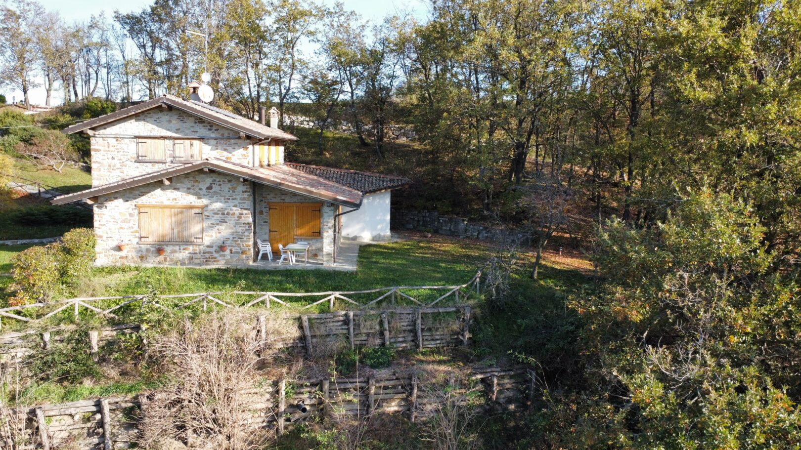 Casa Sasso vista dalla Valle